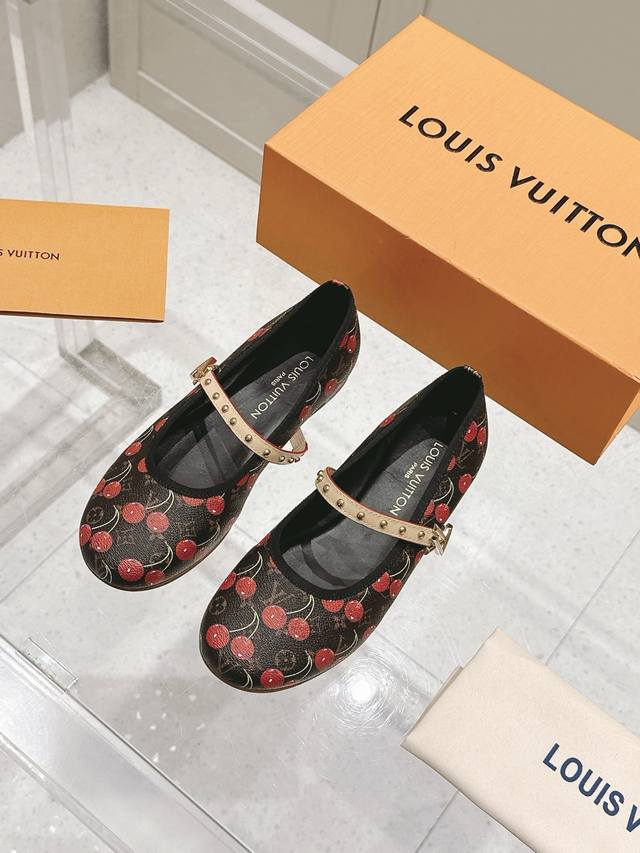 louis Vuitton Louis Vuitton Spring And Summer Murakami Takashi Co-Branded Mar