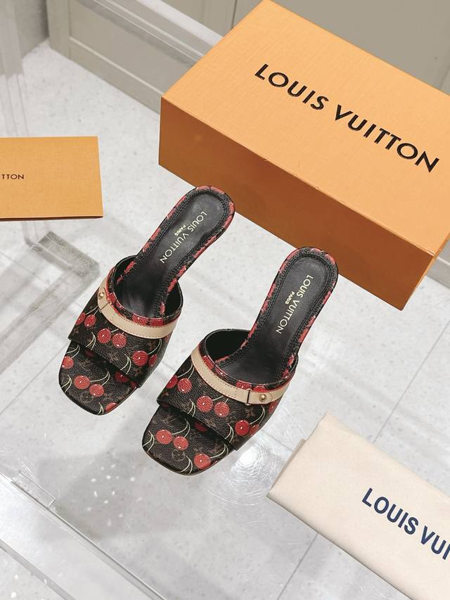 Women's Lv X Tm Louis Vuitton X Takashi Murakami Co-Branded 6Am Series White Tri