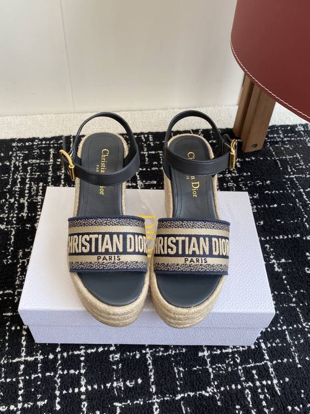 Purchasing Level Dior 25Ss Summer High Version New Thick-Soled Slippers Simple A