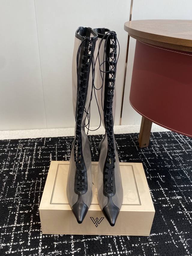 Purchasing Level Vanda Novak Is From An Italian Brand, Exclusive To The Entire N