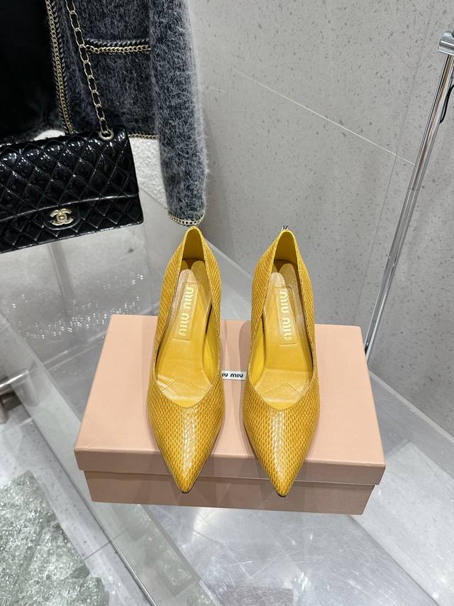 High Quality Factory Top Quality Miumiu Miu Miu 25 Spring And Summer New Simple