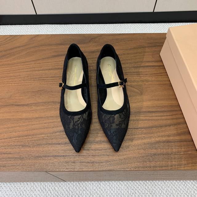 gianvit* Ross* Lace Flats This Season's Lace With High Heels Is So Beautiful.