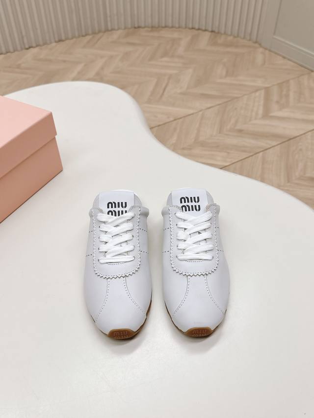 Factory Half-Slip Style Miumiu 2025 Casual German Training Shoes Slippers Simple