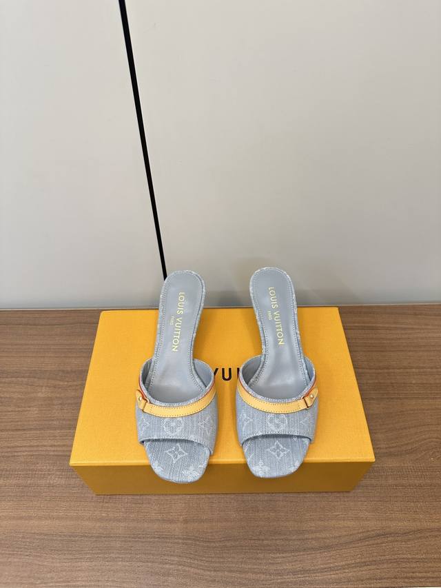 Top Version Lv 2025Ss New Classic Lv Old Flower Kitten Heel Slippers This Helios
