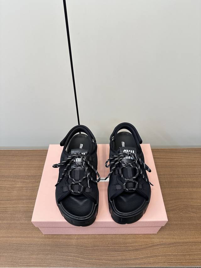 miumiu 2025 Spring And Summer New Thick-Soled Sandals The World Of Sports Cas
