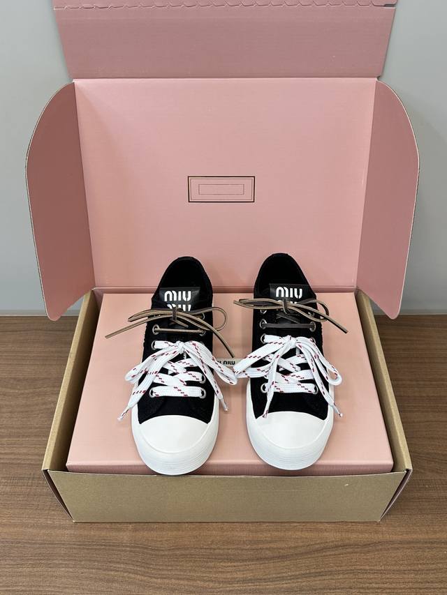 Top Version Miumiu Miu Miu 2025 New Embroidered Canvas Shoes Single Shoes Top Or