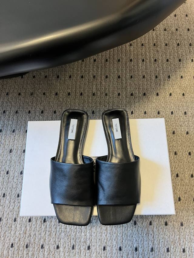 toteme 25Ss New One-Piece Sheepskin Flat Slippers Soft And Beautiful, Reachin