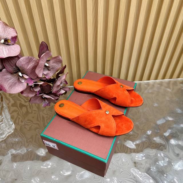 loro Piana L Classic And Beautiful Metal Round Label Slippers, Flat Shoes, Si