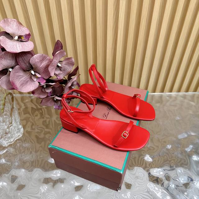 2025 Early Spring New Loro Piana Lp Classic Retro Beautiful Pendant Flip-Flop