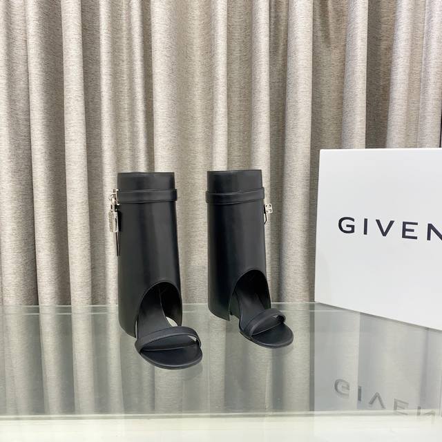 Top Version Custom Made Givenchy New Fashion Open Toe Short Boots Shiny Leather