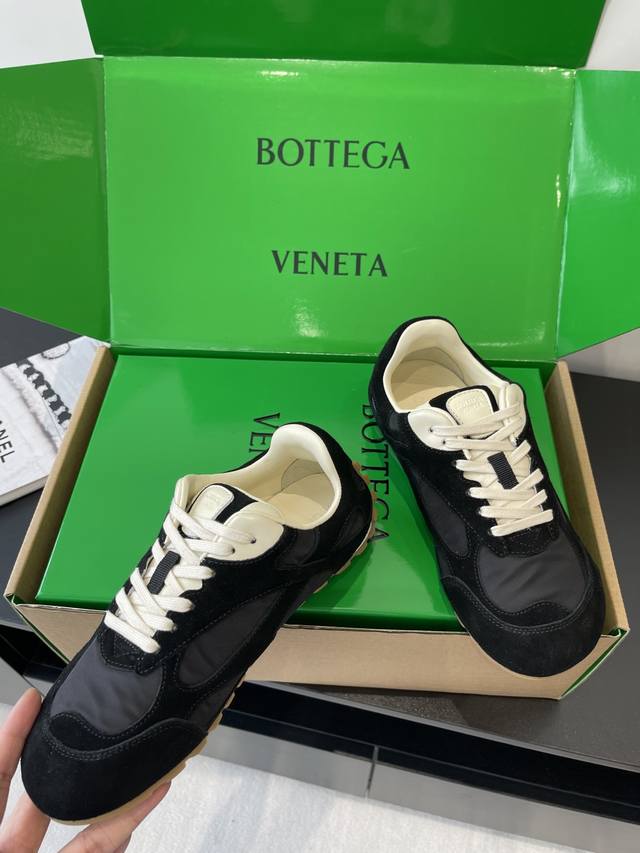 Top Version For Women And Men Bottega Veneta's Latest Orbit Series Retro Casual