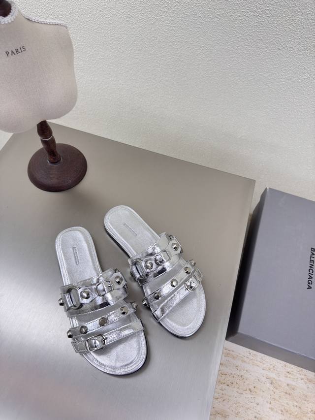 balenciag Flat Motorcycle Style Rivet Slippers Silver Fabric Butter Leather L