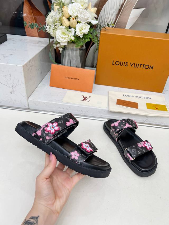 louis Vuitton2025 Louis Vuitton Spring And Summer New Slippers Are On Sale. 1