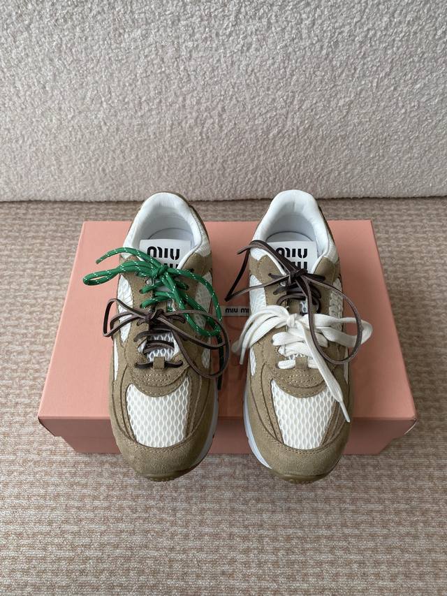 miumiu 25Ss Spring And Summer New Thick-Soled Sports Casual Shoes Simple Shap