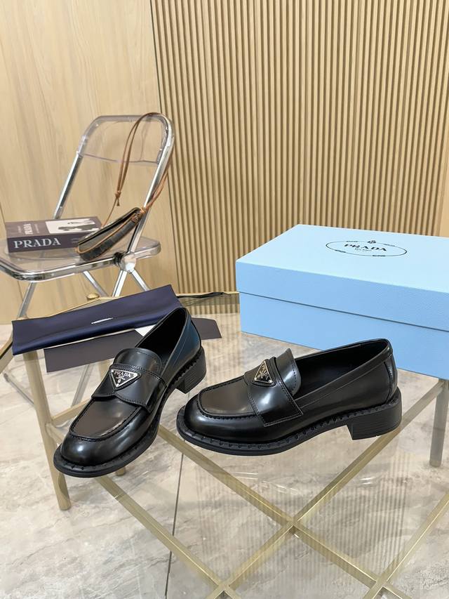 prada's New Spring And Summer Loafers Are So Amazing High-Grade Open-Edge Cow