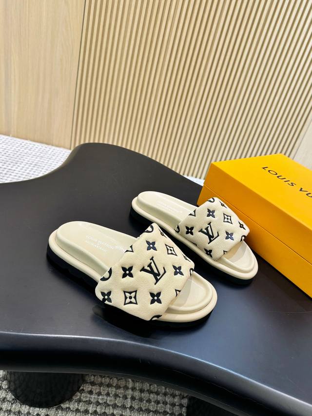 Factory 2025 Hot-Selling Embossed Logo Sandals This Style Of Pool Pillow Comfort