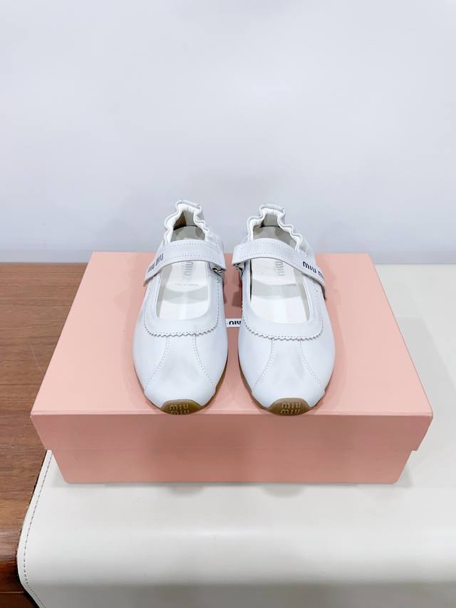 Price: Miumi*Miaomiao 2025 Spring And Summer Latest Catwalk Mary Jane Casual Sho