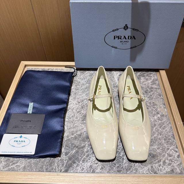 Instant Price: Prada 25Ss Early Spring New Model Xiaohongshu Major Bloggers Reco