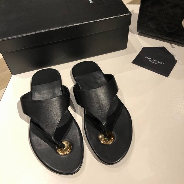 ysl Saint Laurent's Latest Summer Hot-Selling Slippers Upper Original Matte G