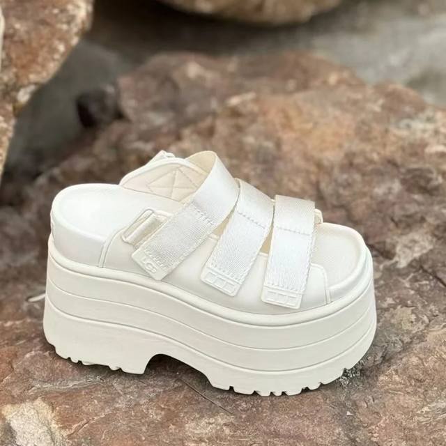ugg Same Style As Bae Joo Hyun - Sandals Are Online. Hot Girl's Thousand-Laye