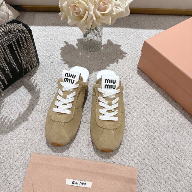 Releases Mium's New Spring Fashion Show Forrest Gump Sneakers. Very Comfortable