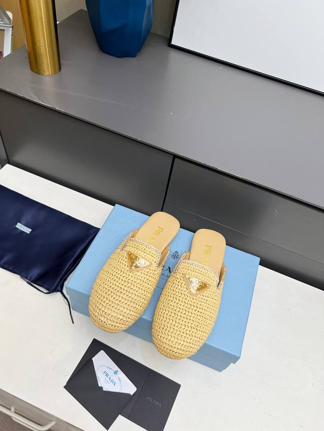 2670Sprada's Hottest Flat Sandals. Retro, Fashionable And Avant-Garde Combina