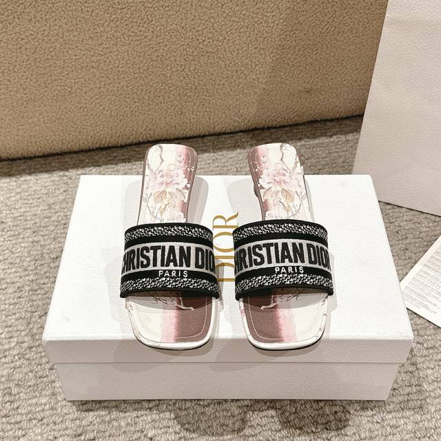 Purchasing Level New Color Dior Dway Cotton Sandals Are A Classic Item Decorated
