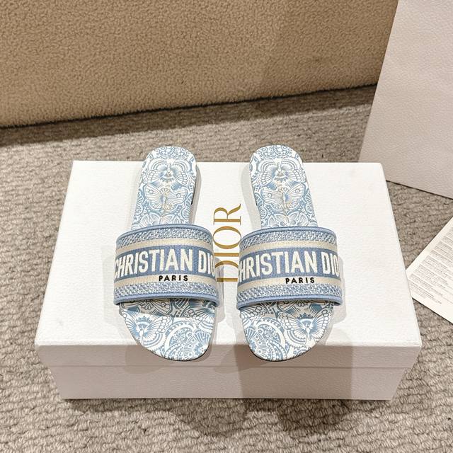 Purchasing Level New Color Dior Logo Computer Embroidered Canvas Flat Slippers C