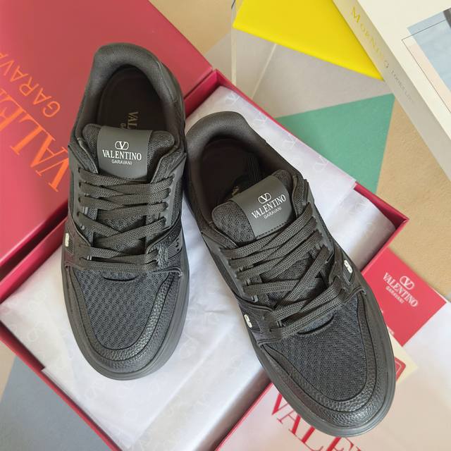 Top Version Couple's Model Valentino Valentino Trainer Couple's Model Thick-Sole