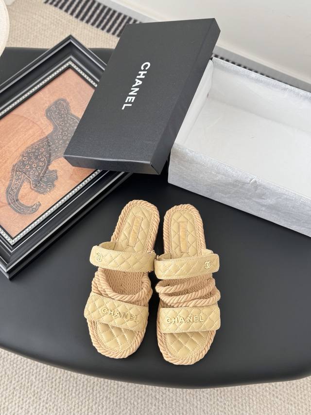 chanel New Retro Straw Sandals Imported Calfskin Color Matching Highlights Th