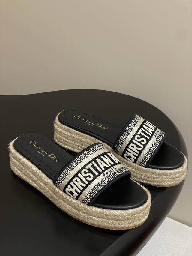 25Ss Spring And Summer New Dior Dway Straw Thick-Soled Sandals With Letter Em