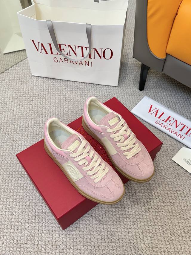 valentino New Low-Top Casual Sports Shoes Synchronized With The Counter Profe
