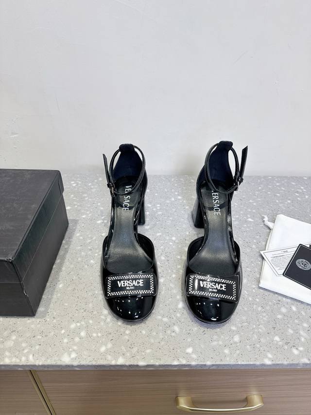 versace 25Ss New Spring And Summer Thick-Heeled Sandals All Major Fashion Blo