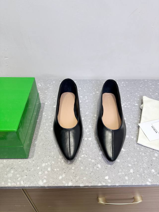 bottega Veneta 25Ss New Spring And Summer Flat Shoes Bv Is The Most Successfu