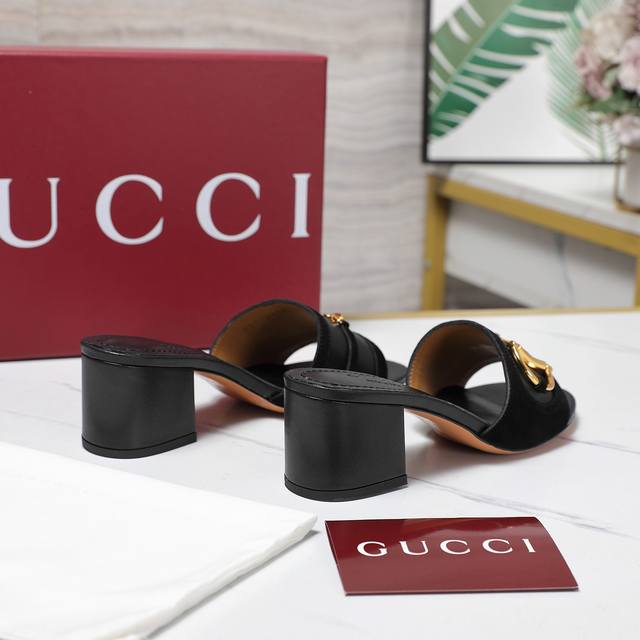 Highest Version Gucci2025 Latest D-Shaped Chain Buckle Slippers Series Original