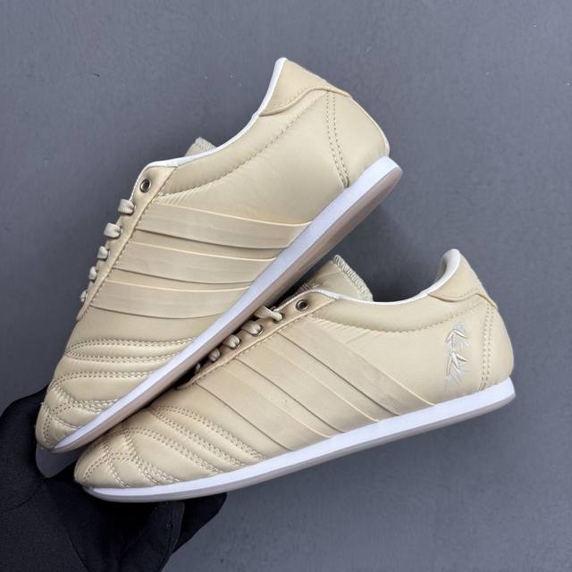 Stall Spot Adidas Originals Taekwondo Low White Black Taekwondo Series Low-Top C