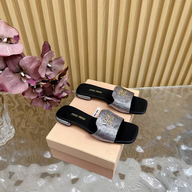 miu Miu New Bow-Knot Girl Slippers Series Is Newly Launchedmiumiu The Latest