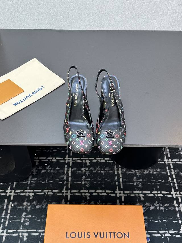 Top Version Lv Louis Vuitton 223 2025 Early Spring New Antique Style Sandals Cou