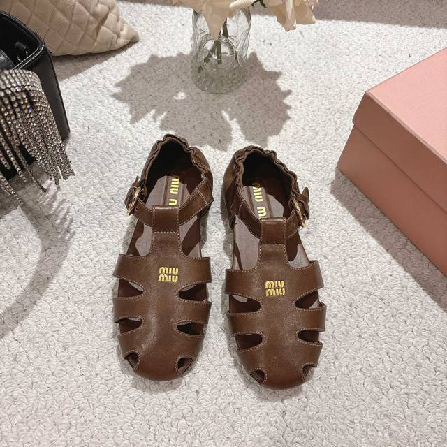 miumiu Miu Miu 2025 Early Spring And Summer Closed Toe Roman Sandals Official