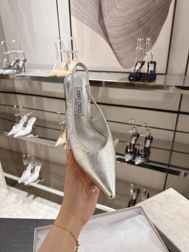 isa 95 Fabric: Metallic Leather Lining: Sheepskin Heel Height: 95Mm Size: 35-
