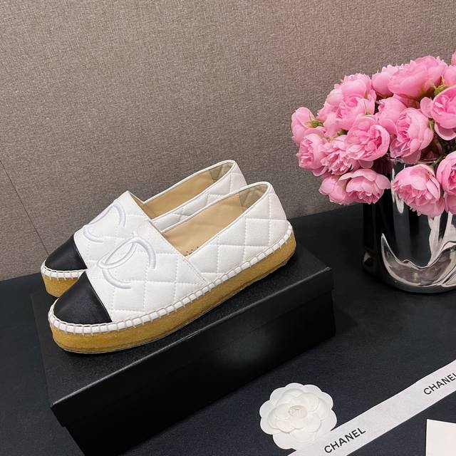Xiaoxiang's New Smoked Rubber Sole Double C Fisherman Shoes Temperament Single S