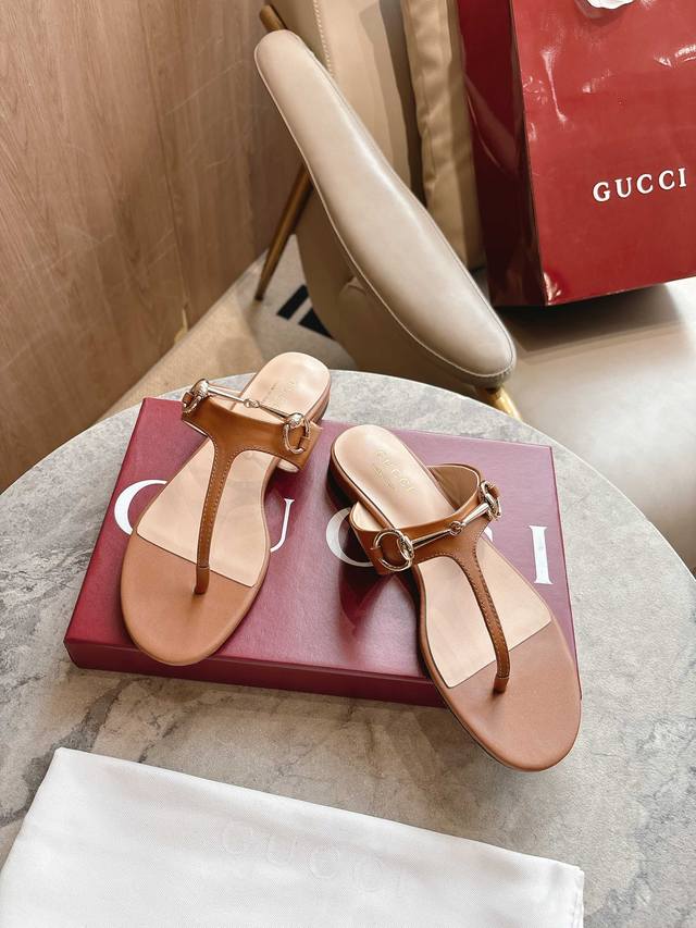 5760-1 Brown P 35-42 This Women's Thong Sandal Features Classic Horsebit Deta