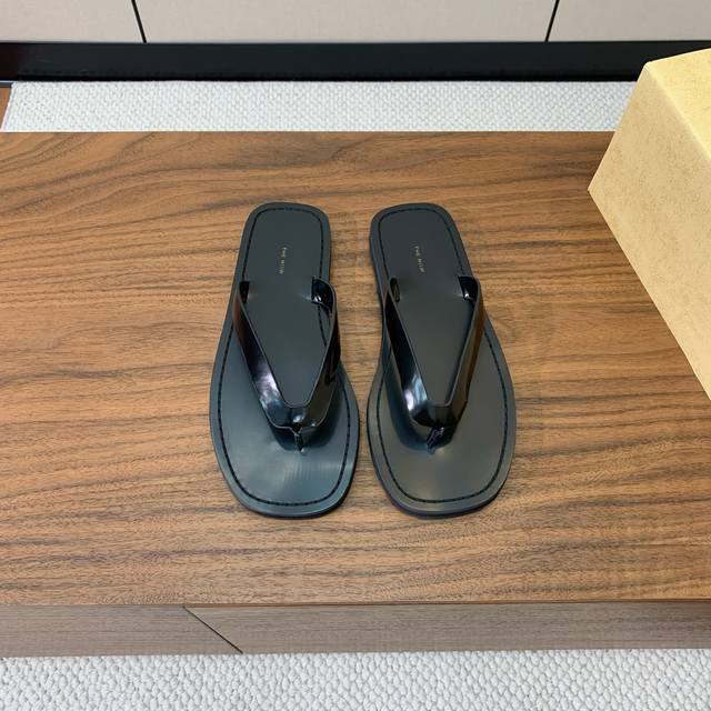 The Row Flip-Flops This Wide Strap Flip-Flop Is Simple In Style And Suitable For