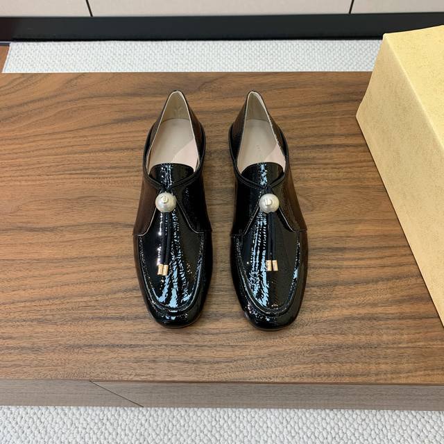 The Row Two-Way Mary Jane Shoes. The Whole Shoe Is Very Soft And Comfortable To