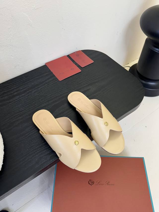 loropiana 25Ss New Slipper Series Lp Has Always Been Based On The Design Styl