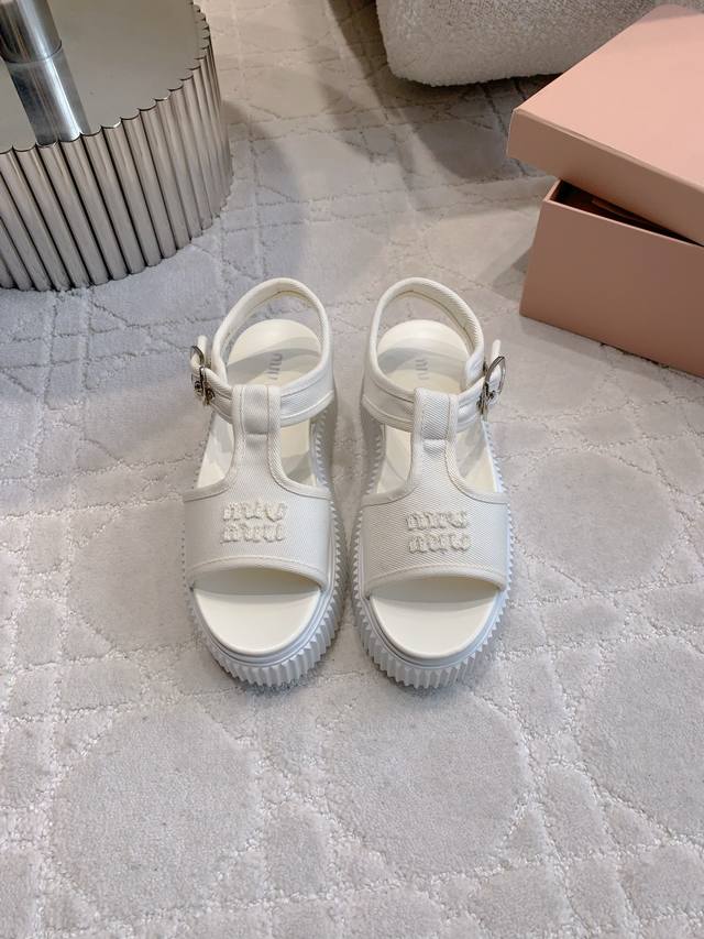 Factory Price P Miu New Biscuit Canvas Thick-Soled Sandals Are So Beautiful On T