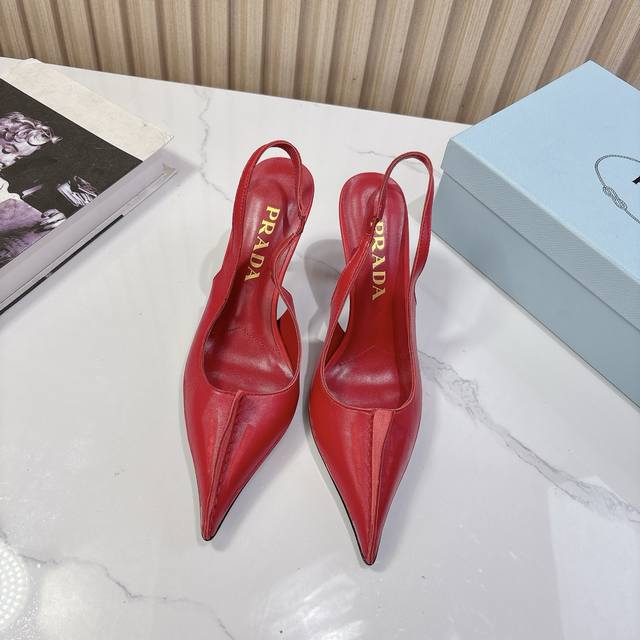 pra*D Prada 2025Vs Latest Catwalk Hit Fashion Shoes Series Pointed High-Heele