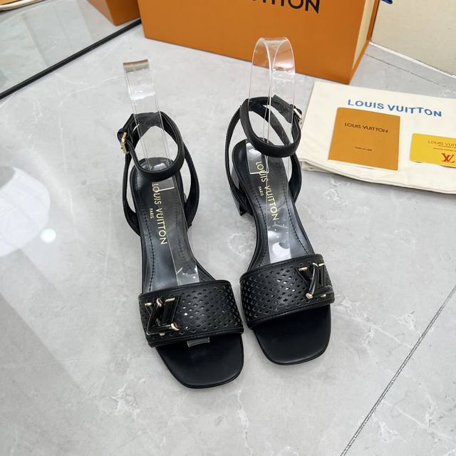 louis Vuiteeon Louis Vuitton 25 Spring/Summer Latest Sandals From The Counter