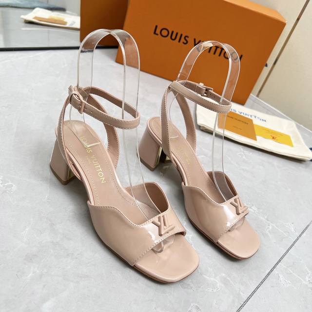 louis Vuitton 25 Ss New Sandals Are The Latest Fashion Items Of The Season. M