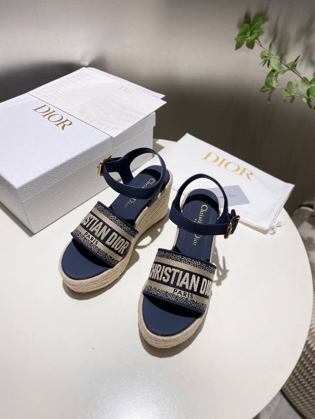 hot Itemhot Item Dior 25Ss Summer High Version New Sandals. Simple And Versat